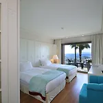 Hillstone & Ξενοδοχείο 5*