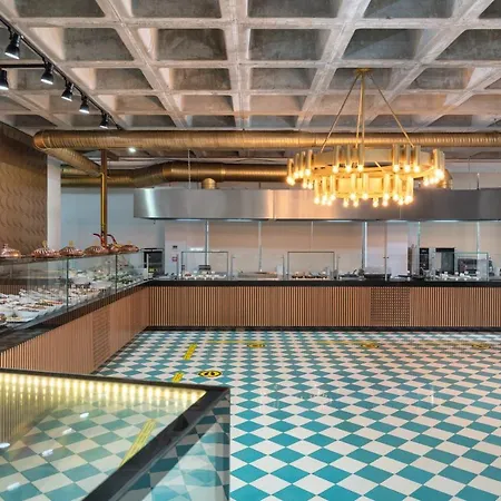 Hotel Hillstone & 5*