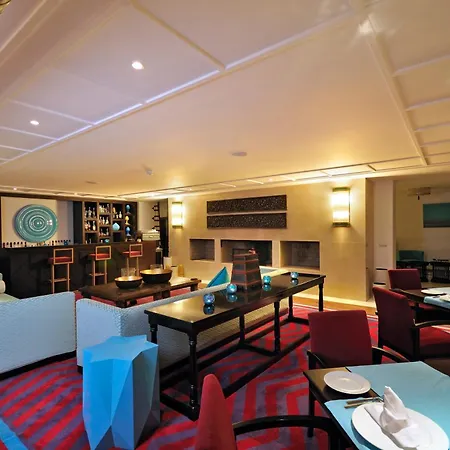 Hotel Hillstone &