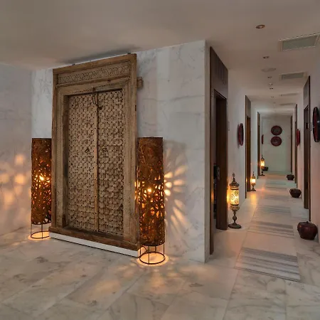 Отель Hillstone & 5*